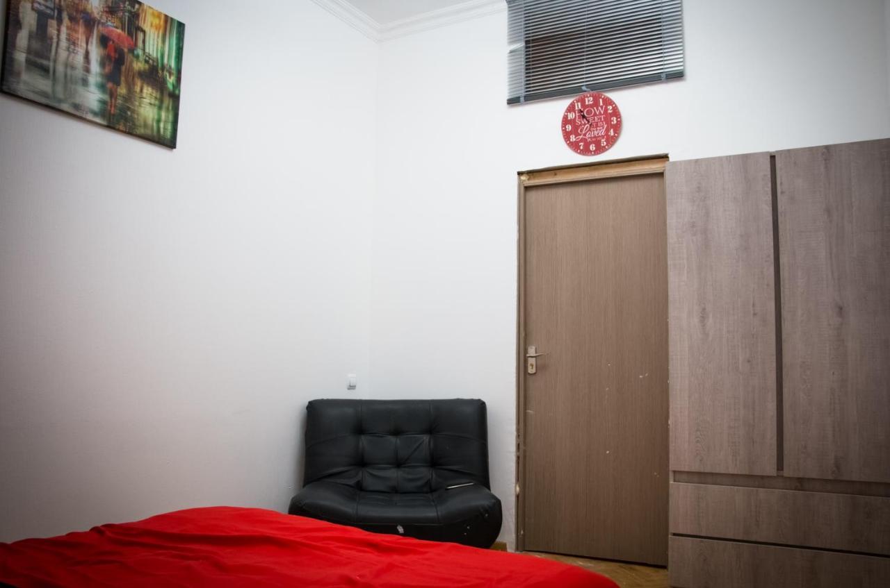 Paradise Hostel Tbilisi Buitenkant foto